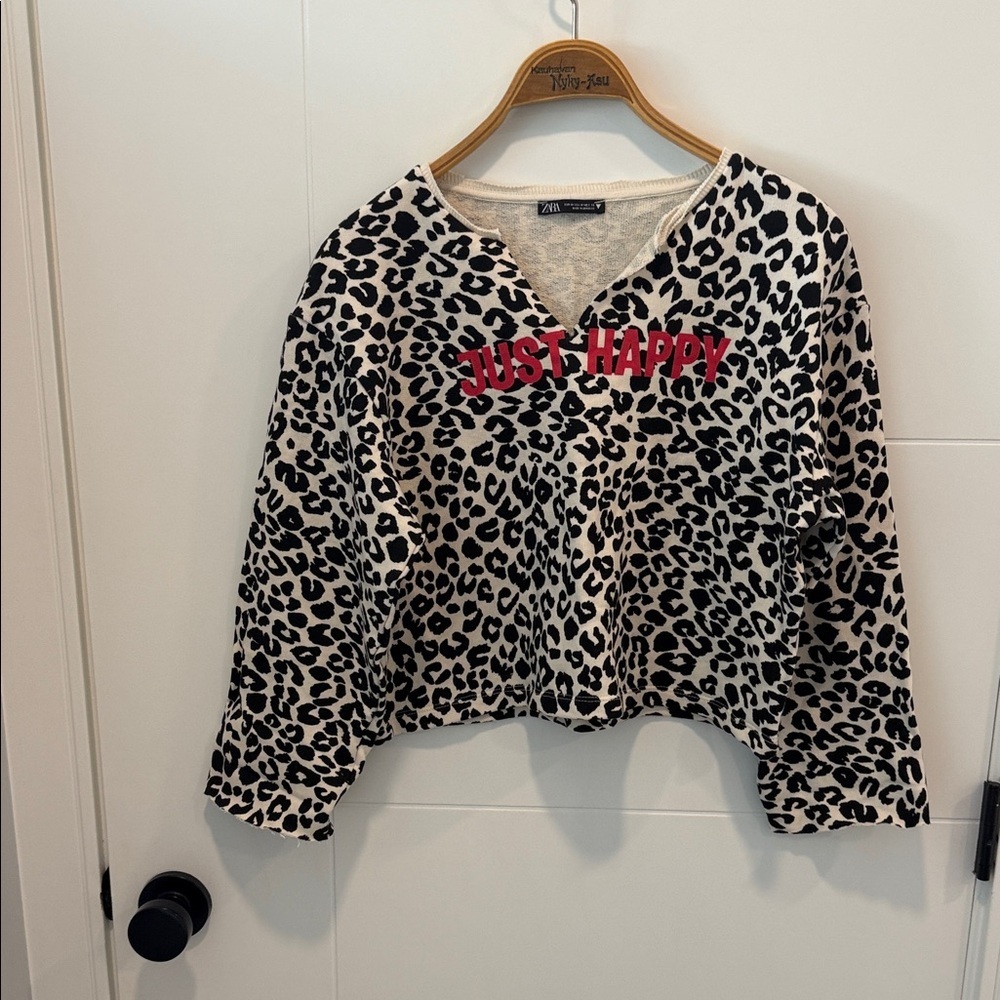 Zara Cream and Black Leopard Print crop Sweater size medium